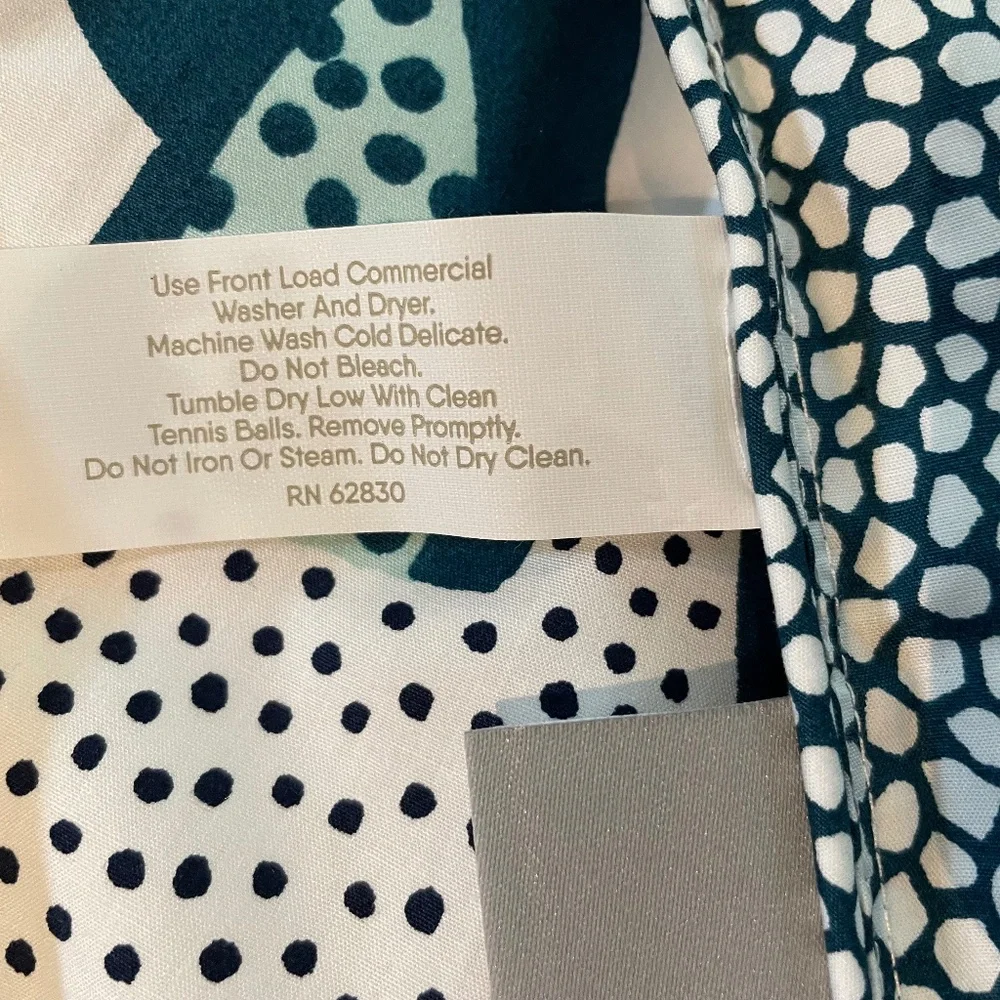 LANDS END Pureloft Printed COMFORTER Size: KING New Color: Baltic Teal Fish